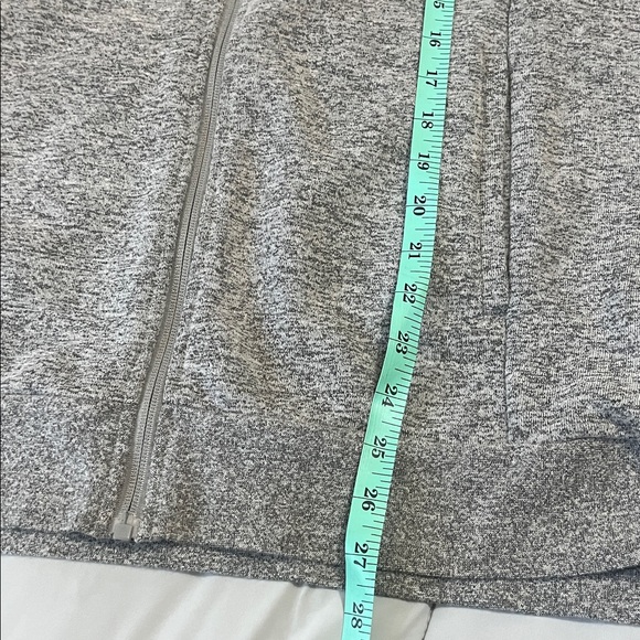 Figs Men's XL-Heather Gray Zip-Up Sweater - Picture 6 of 8